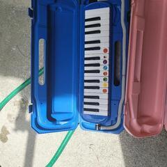 ピアニカ　青2ピンク1の画像