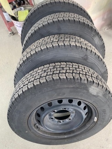 200系ハイエース スタッドレスタイヤ 純正スチールホイル セット、4本