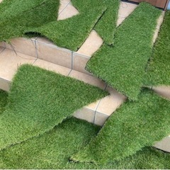 人工芝の切れ端の画像