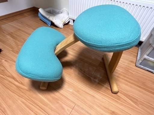 リボ社　　バランスチェア