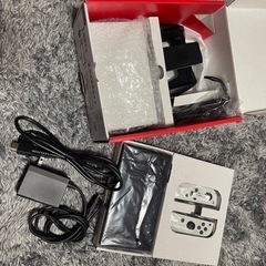 Nintendo Switch本体、ソフトの画像