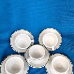   安くしました。全部で1000円です。 鉄瓶、コーヒーカップ5セット、皿3枚の画像