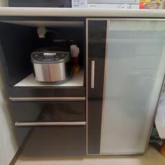 食器棚の画像