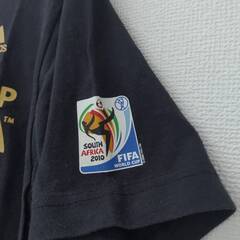 アディダスTシャツ　メンズＬサイズ　南アフリカ大会記念バージョンの画像