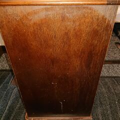 アンティークな収納家具の画像