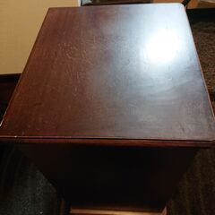 アンティークな収納家具の画像