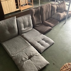 ● 座椅子、どれでも1つ200円の画像
