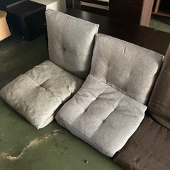 ● 座椅子、どれでも1つ200円の画像