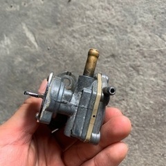 ゼファー400 ガソリンコックの画像