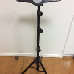 ipad等のスタンド（三脚）の画像