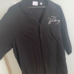 Burberry 黒シャツ