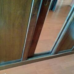 おしゃれな洋服タンスの画像