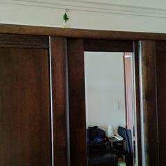 おしゃれな洋服タンスの画像