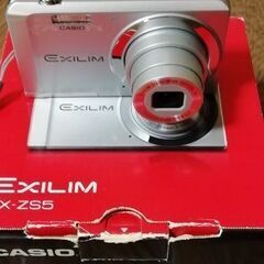デジカメ　CASIO EXILIM EX-ZS5SR