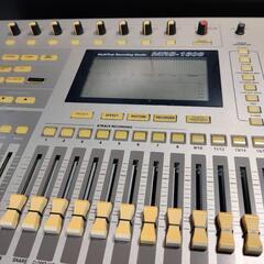 ZOOM MRS-1608 マルチトラックレコーダー MTR MRS-1608 MultiTrak Recording Studio | Zoom