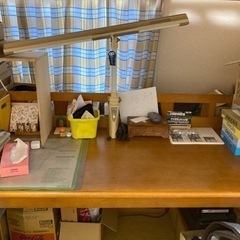 ベット付き机