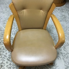 値下げしました。8,000円→5,000円。キャスター付で移動が...