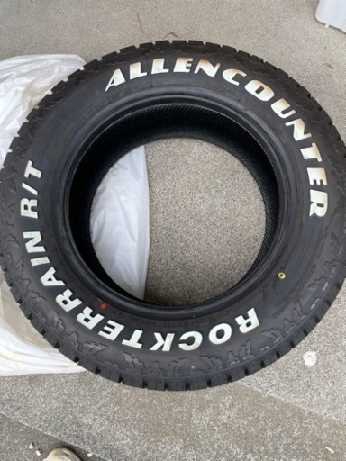 ハイエース　オーレンカウンター　ロックテレーン　タイヤのみ