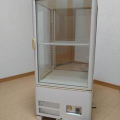 冷蔵ショーケース決まりました。