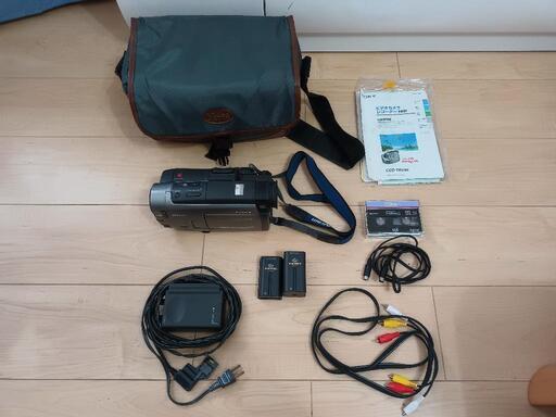 ビデオカメラ、ムービーカメラ SONY HandyCam videoHI8 CCD-TRV90
