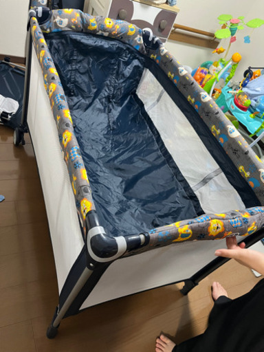 美品❗️折りたたみ式ベビーベッド座面未使用