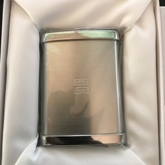 新品未使用　ジバンシー携帯灰皿の画像