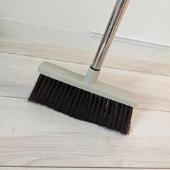 無料 ほうき・ちりとり 自立型 コンパクト収納の画像