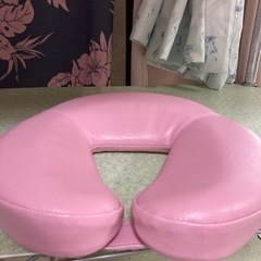 顔枕　マッサージ枕の画像