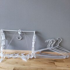 42cmハンガー18本 24ピンチ角型ハンガーの画像