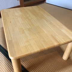 テーブル