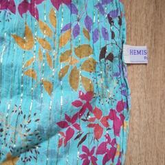 水色系のキラキラストールの画像