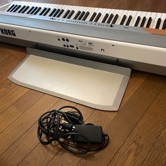 今月中希望です。KORG コルグ 電子ピアノ キーボード　ホワイト　木目調　MODEL SP-250 の画像