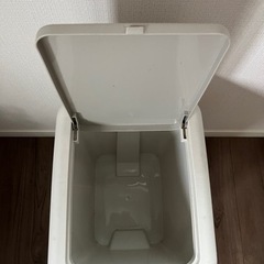 ゴミ箱の画像
