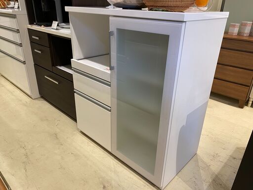 宇都宮でオシャレな家具を探すなら『オトワリバース！』ミドルレンジボード ニトリ ホワイト 収納棚 食器棚 キッチン収納 中古品