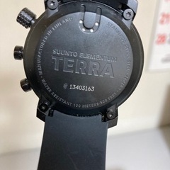 SUUNTO ELEMENTUM TERRAオールブラックの画像