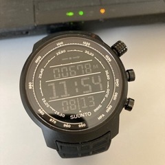 SUUNTO ELEMENTUM TERRAオールブラックの画像