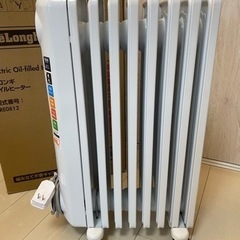 デロンギ(DeLonghi)  オイルヒーター  L字型フラットフィン8枚 [8~10畳用]  JRE0812の画像
