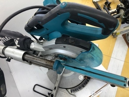 動作もバッチリ！奇麗です！マキタ 190mmスライド丸のこ LS0717FL