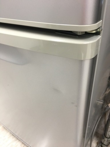 パナソニック　138ℓ冷蔵庫　2011年製　扉凹みあり