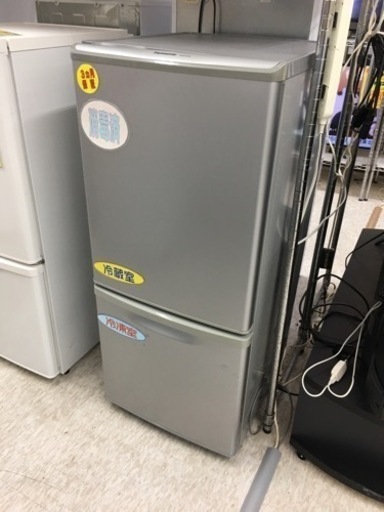 パナソニック　138ℓ冷蔵庫　2011年製　扉凹みあり