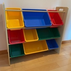 おもちゃ収納棚