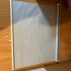 ロールスクリーン水色