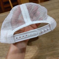 白いキャップ（女性用）の画像