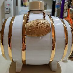 陶器　高級ブランデー数点の画像