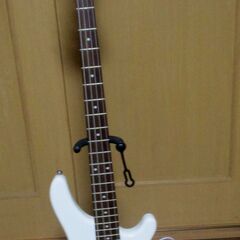 Ｓｅｌｖａ４弦エレキベース・ホワイト