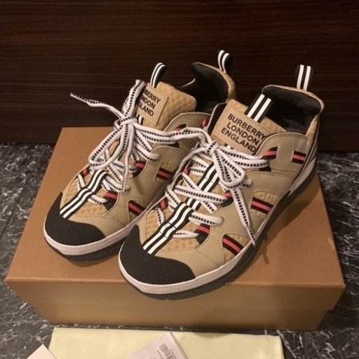新品22.5-23cmくらい ユニオン スニーカー バーバリー Burberry