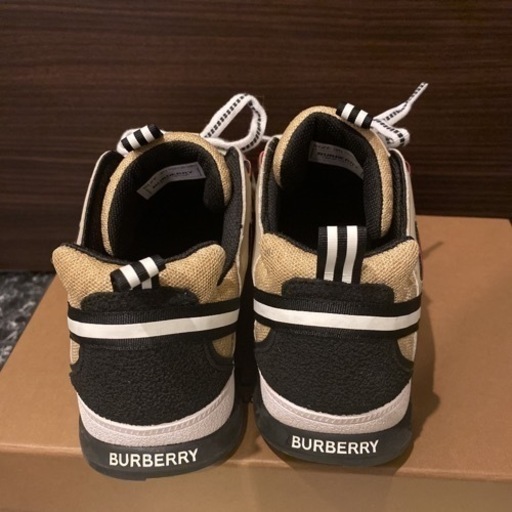 新品22.5-23cmくらい ユニオン スニーカー バーバリー Burberry
