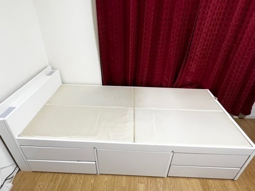 ※お譲り先決定しました　【大容量】収納付きシングルベッド　ホワイト5000円