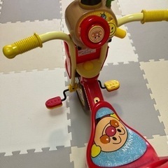 アンパンマン三輪車の画像