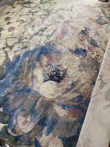 10万円で購入した素敵なじゅうたんです。沖縄でもカビが生えませんでした。あまり使用していません。